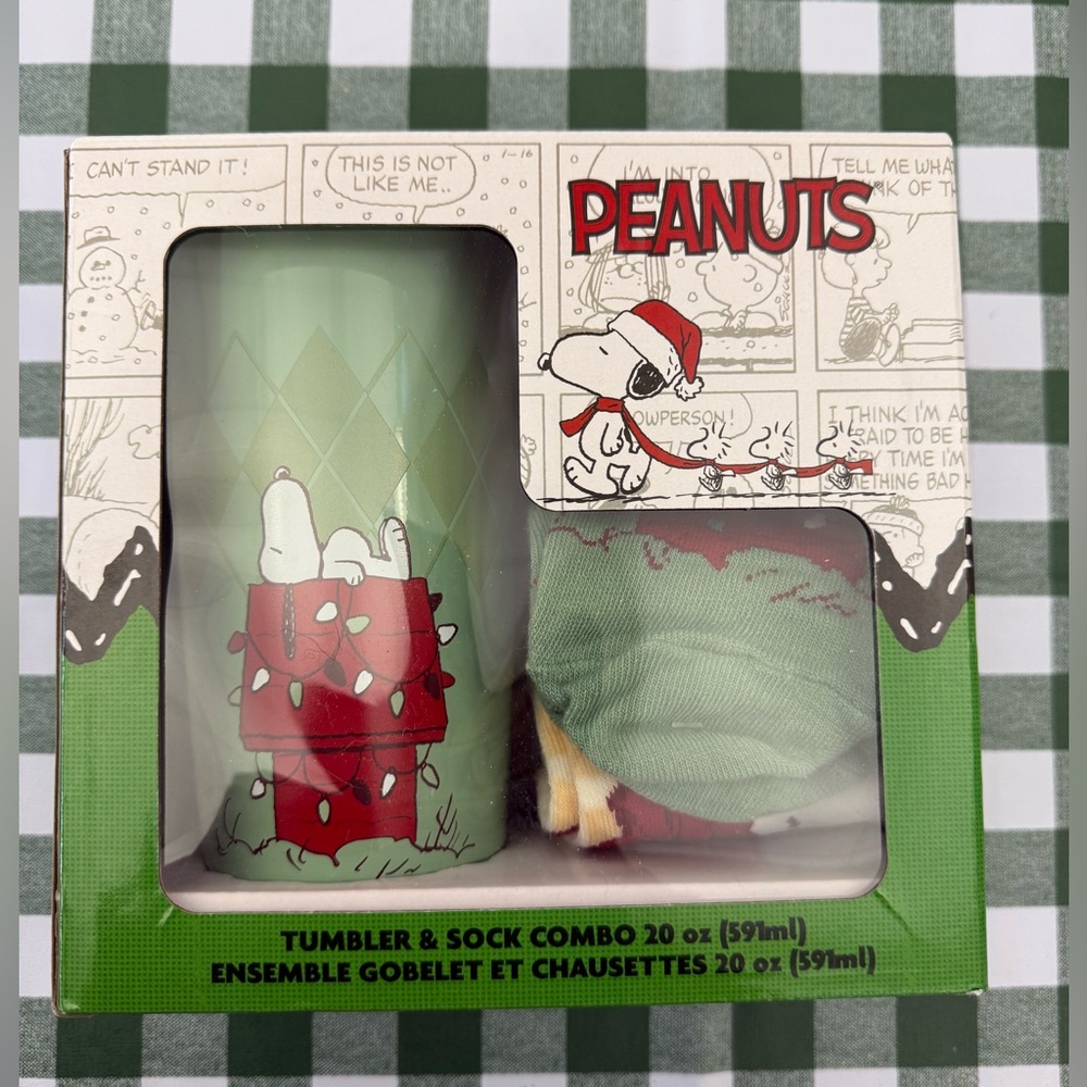 NEW Peanuts Tumbler 20oz and set of 3 socks brand new with tag